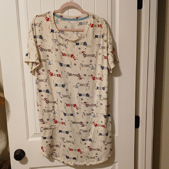 Secret Treasures Dachshund Print Nightgown In Cream and Red . - Picture 2 of 7